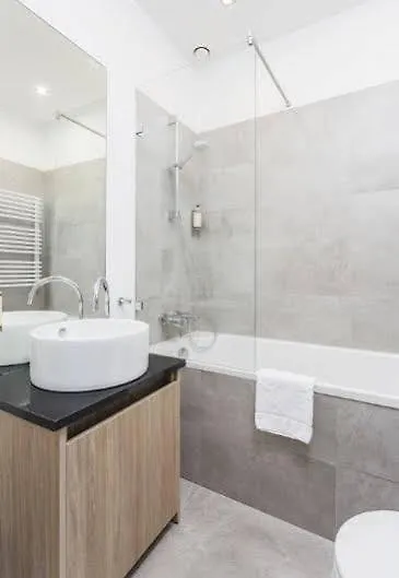 S6 By Platinum Residence Warsaw Poland