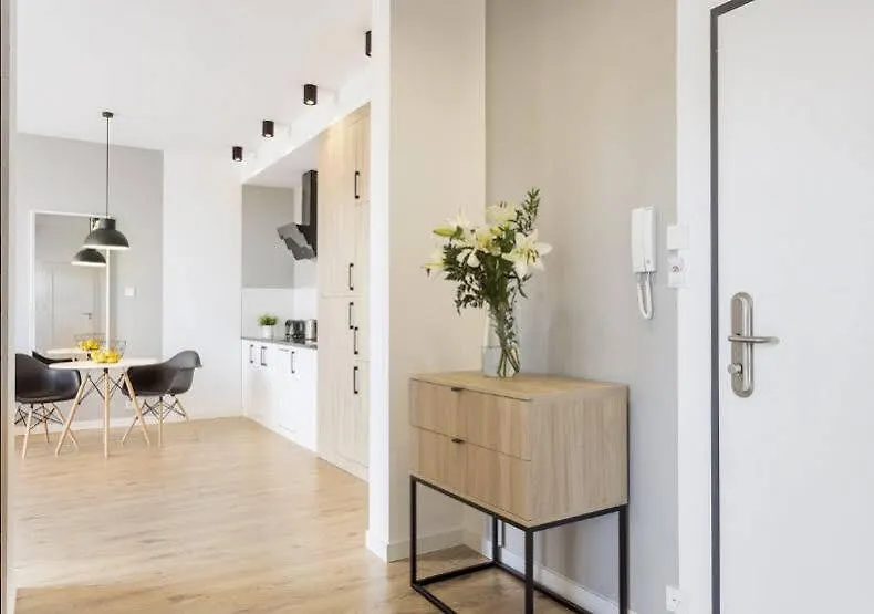 S6 By Platinum Residence Warschau 3*,